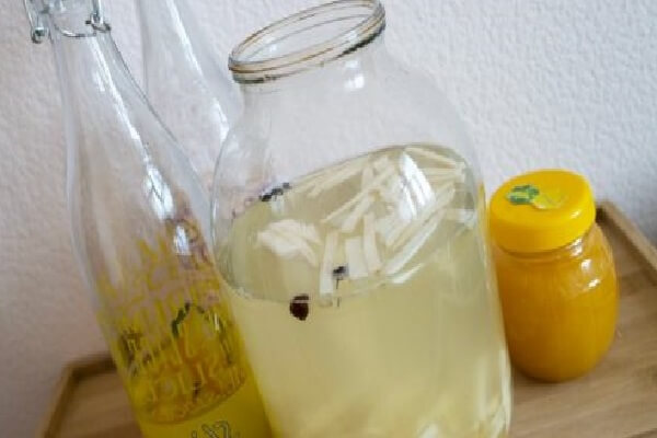 Спиртовая настойка хрена в банке Настойка хрена - фото